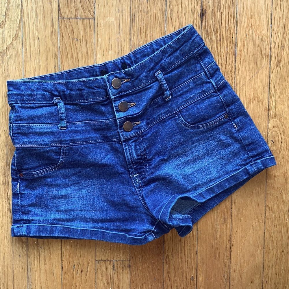 — refuge — Gorgeous Jean Shorts Size 0‎